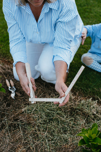 Folding garden ruler